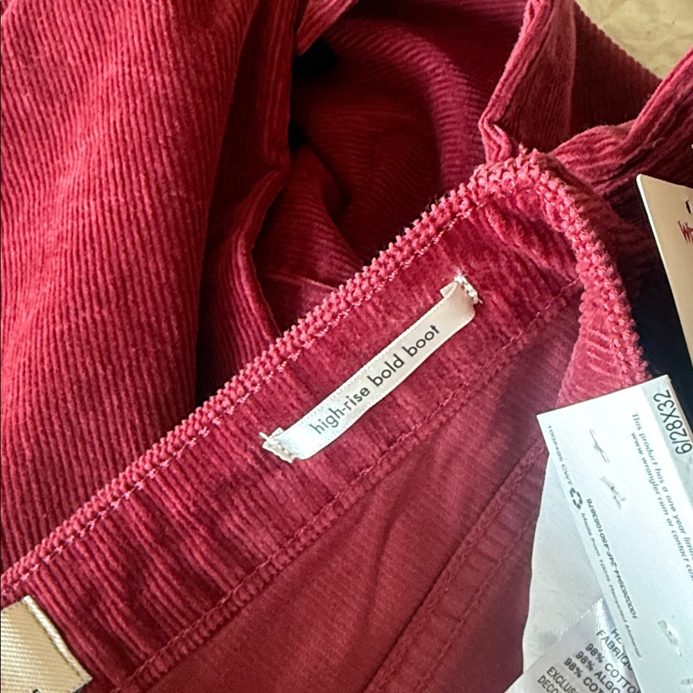 NWT Wrangler Women's High Rise Bold Boot Jean 6/28 In Color Carmine - Picture 12 of 12